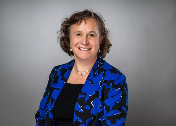 Headshot of Ellen Pearlman