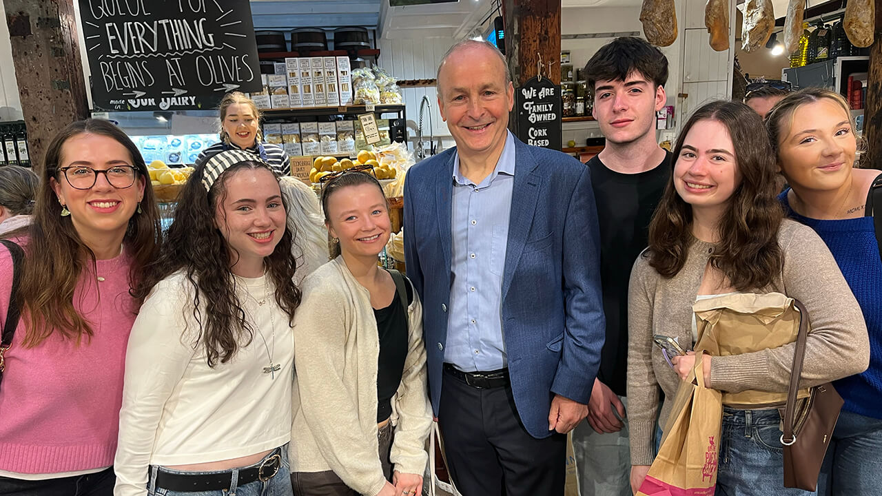 Quinnipiac students meeting Taoiseach of Ireland.